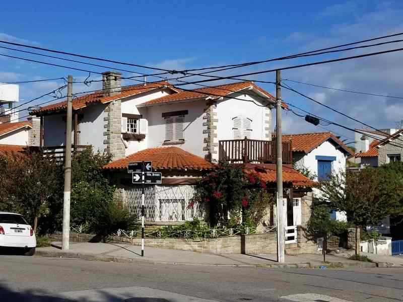 Chalet en Mar del Plata / Buenos Aires / Argentina