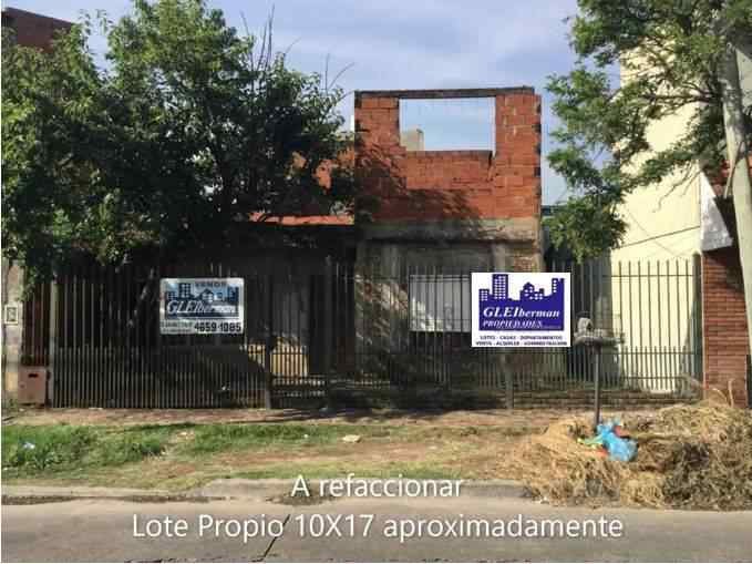 Casa en Villa Luzuriaga / Buenos Aires / Argentina