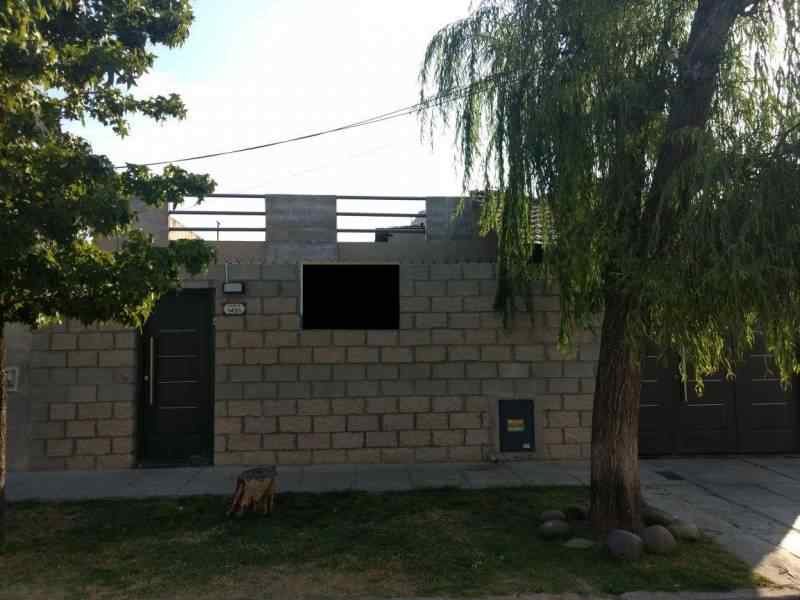 Casa en Hurlinghan / Buenos Aires / Argentina